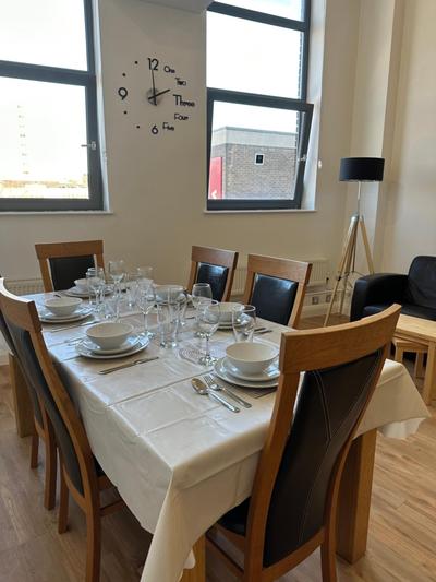 City Centre 3 bedrooms apartment with parking