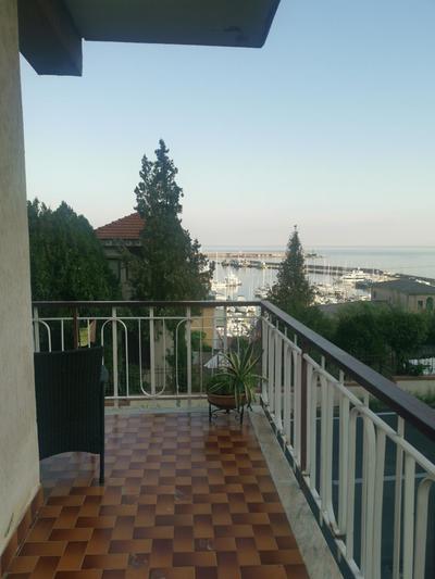 Residenza Nemi - con ampio balcone vista mare