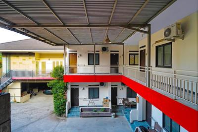 RedDoorz Syariah near Universitas Muhammadiyah Cirebon