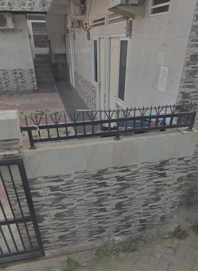 OYO Life 92780 Kost Bara