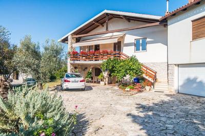 Villa Pineta - Apartment Close to the Sea