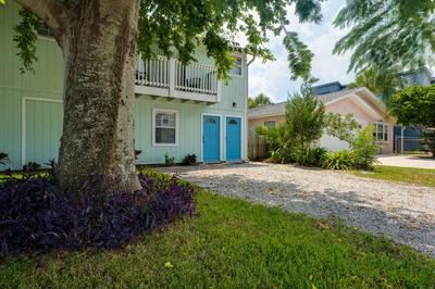 Cozy and Comfortable One Bedroom Efficiency! 5 Blocks to the Beach!