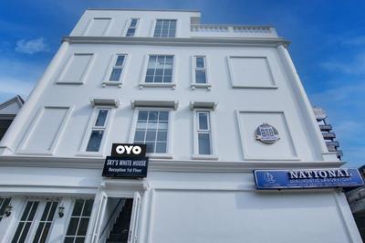 Hotel O Sky White House