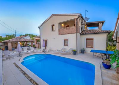 Villa Artist