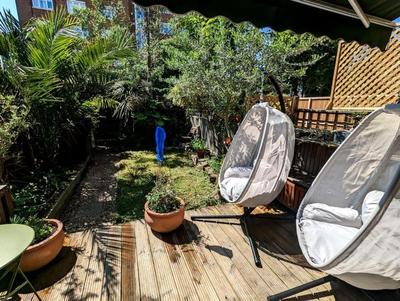 Charming 2-Bed Garden Flat