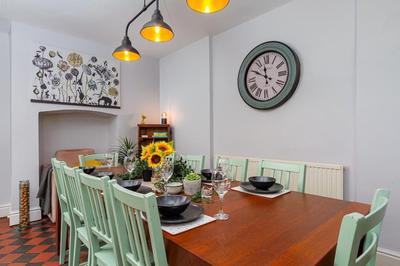 Beautiful Townhouse, great location - Pet Friendly