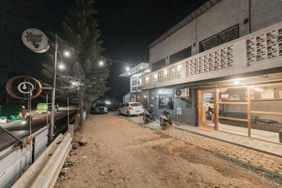 RedDoorz near Terminal Pasir Hayam Cianjur