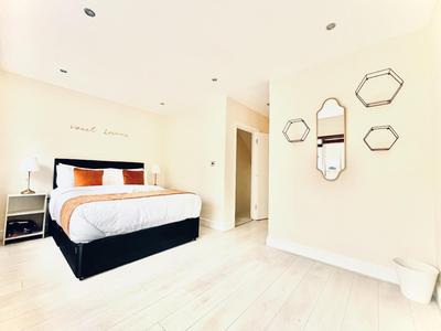 Second Nest Islington Town House