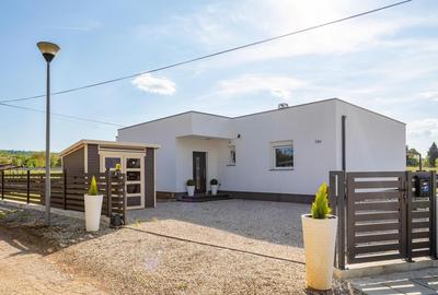 Villa Blue Lagoon - Private Pool and Whirlpool