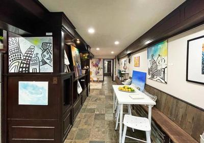 Artist's apartment in the heart of the city