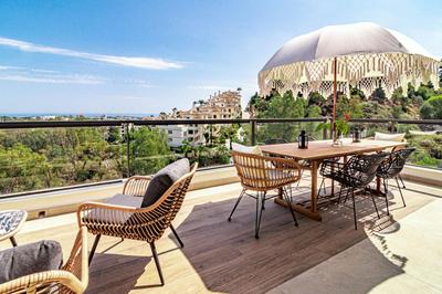 ML4- Marbella Lake by Roomservices