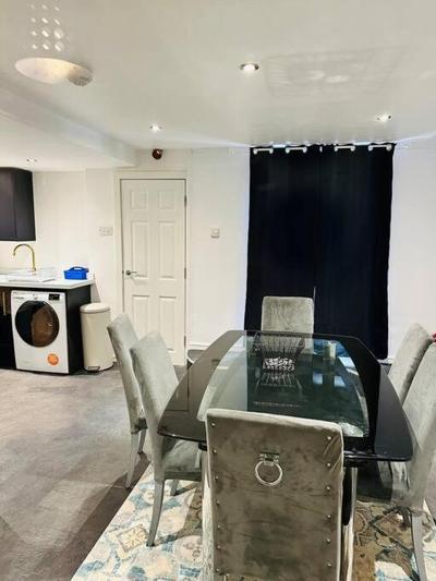 Modern 2 Bedroom Apt Derby City