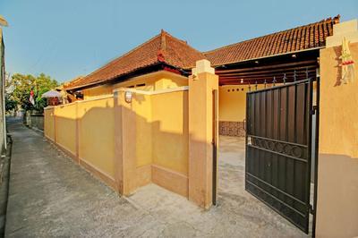 OYO Life 92953 Nirmala Kost