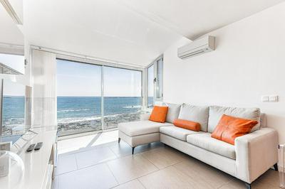 Luxury First Line Apartment.
