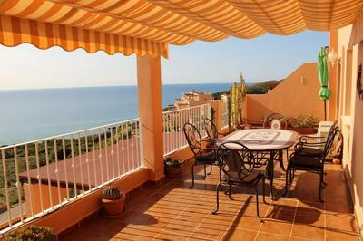 Great sea view, pool & parking