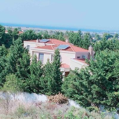 Luxury appartment, only 7 minutes from Thessaloniki airport and 15 minutes from city center ,for 8-23 people also for gatherings and parties