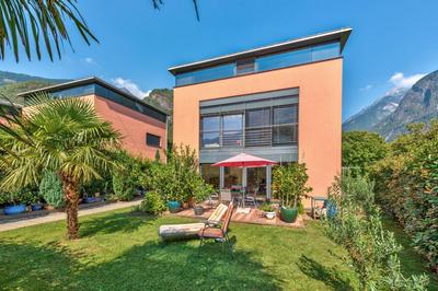 Casa Oliver, tra la Calanca e i castelli di Bellinzona
