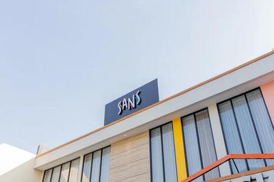 Sans Hotel Box Mansion Surabaya by RedDoorz