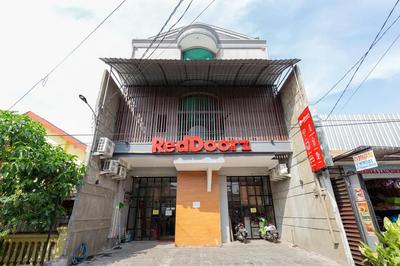 RedDoorz @ Manukan Surabaya