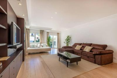 Bright Elegant 3BDR Apartment in Puerto Banus