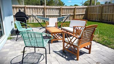 Coastal Home with Fenced Yard 5 Min to Beach