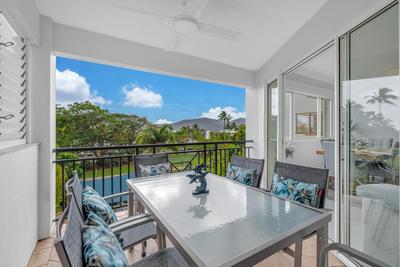 Cairns Waterfront Condo - 5 minutes from airport