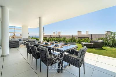 HigueronRentals Garden Villa jacuzzi