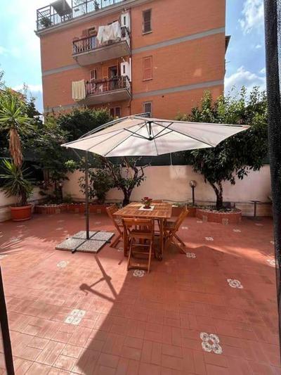 bucaneve house roma