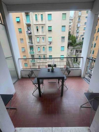 Appartamento centrale con ampio balcone