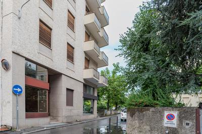 Como Apt w/ Balcony - 700 m from Borghi Station