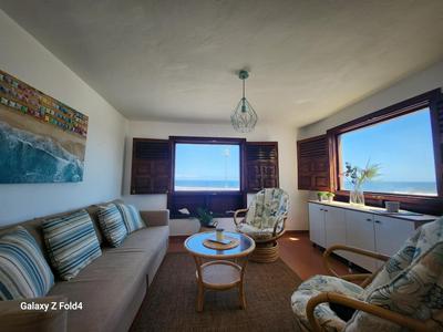 Villa Salada on the Ocean Shore