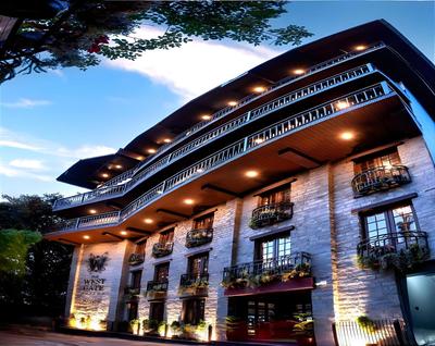 The West Gate Posada By Summit