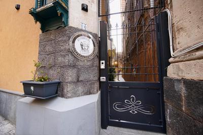 Home dentro il teatro