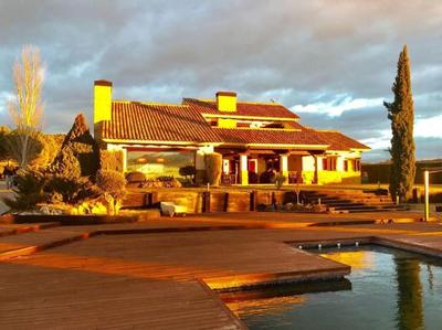 La Traviesa,Villa de Lujo de 500 m. en el Campo con Piscina