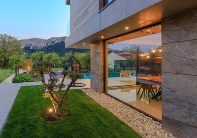 Beautiful villa with private pool near sea