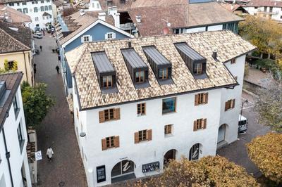 Schmitte am Sonnenwirtsplatz Eppan in South Tyrol, perfect starting point for bike and hike