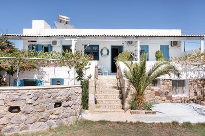 Beachfront Lampis Dolphin 3