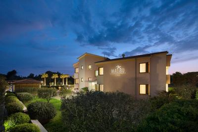 Malibu Grand Royale - Luxury Group Villa with Pool