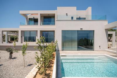 Sunny Vacay Villa
