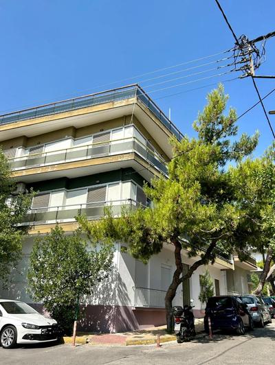 Beautiful apartment next to metro station
