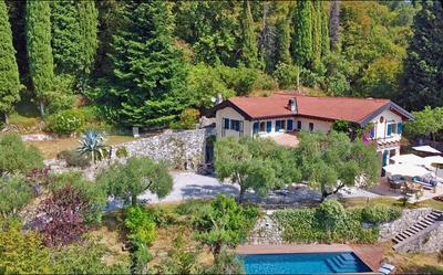 Neu- Villa Ventinove zauberhaft renovierte Landhausvilla mit traumhaftem 180-Seeblick und Park