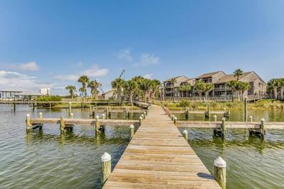 Walk to Florabama from Renovated Ground Floor 2Bd-2Ba with Pickleball, Boat Slips