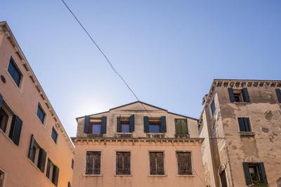 Sant'Aponal Cozy Apartment with Balcony R&R