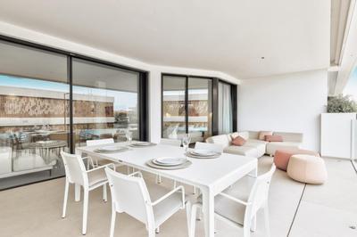 Infinity 0-2 LUXE PARTIAL SEA VIEW 2B