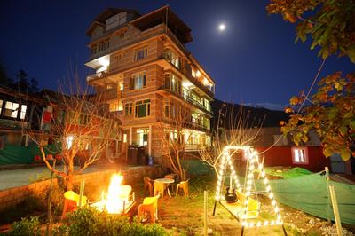 Shree Ram Cottage, Manali ! 1,2,3 Bedroom Luxury Cottages Available