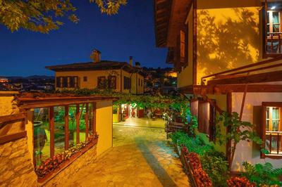 Cesmeli Konak Garden