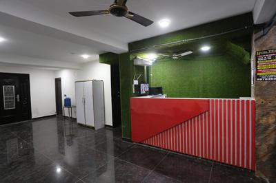 Hotel Twamev Couple Friendly Laxmi Nagar
