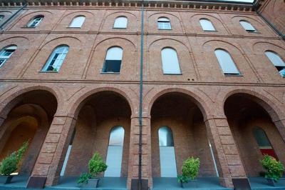 Loft Trevisan Elegant Apartment in Bra with Private Garage