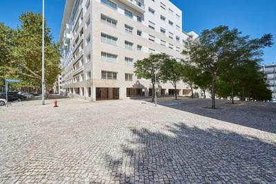 Modern apartment in Parque das Nações