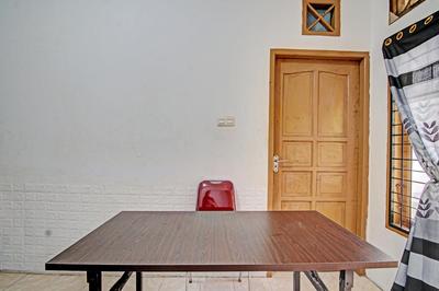 Hotel O Penginapan Puti SyariahNearBandara Sultan Syarif Kasim II